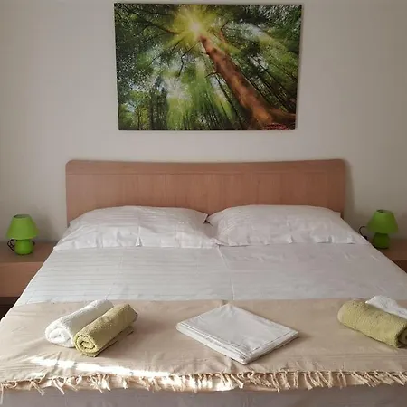 Ivo Apartment *
