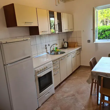 Apartment Ivo Pag Town