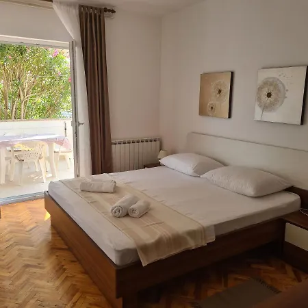 Ivo Apartment Pag Town
