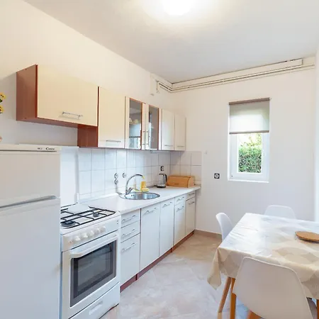 Ivo Apartment Pag Town