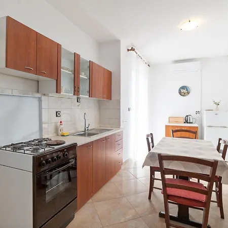 Ivo Apartment Pag Town