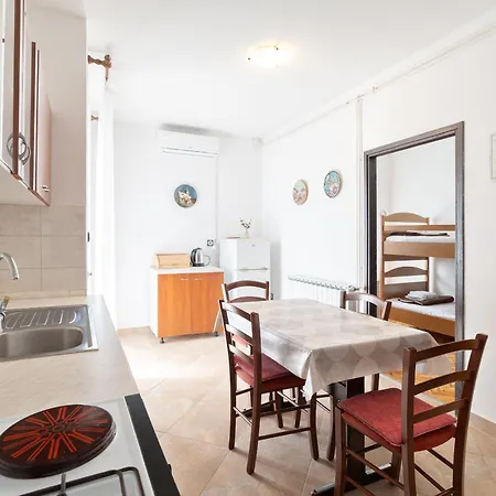 Apartment Ivo *