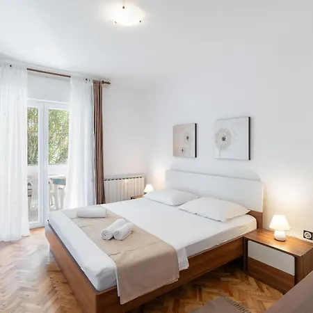 Ivo Apartment Pag Town