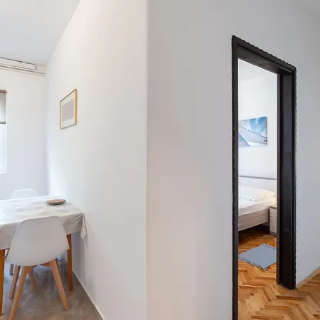 Apartment Ivo Pag Town