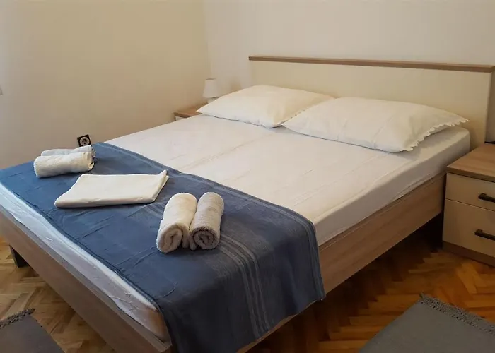 Apartment Ivo Pag Town